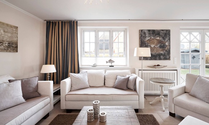 Oldsum House | Feenhüs, Deutschland