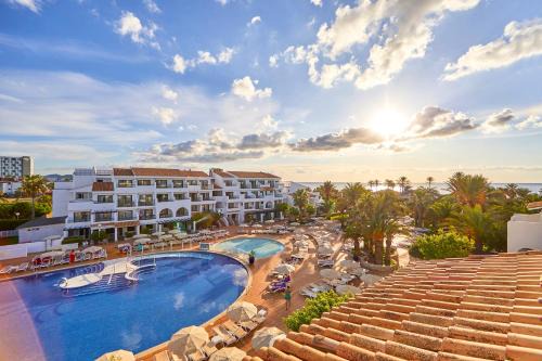 Sant Jordi de Ses Salines Hotel | FERGUS Style Bahamas