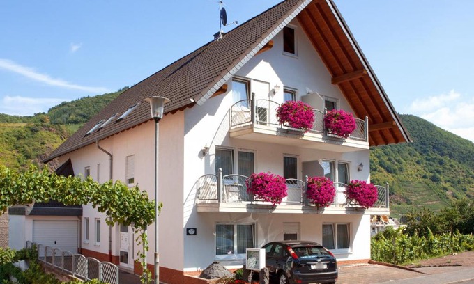 Ellenz House | Ferienweingut Klaus Thiesen Gästezimmer und Apartments