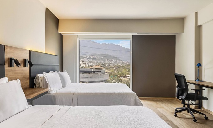 Monterrey Hotel | Fiesta Inn Monterrey Valle