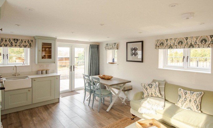 Wixford Cottage | Finwood Green Farm Cottages - The Calf Shed