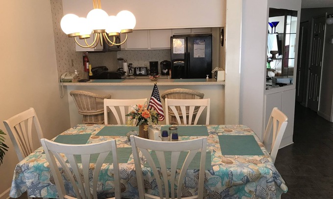 Garden City Condo | FIRST FLOOR CONDO WITH POOL & JACUZZI
