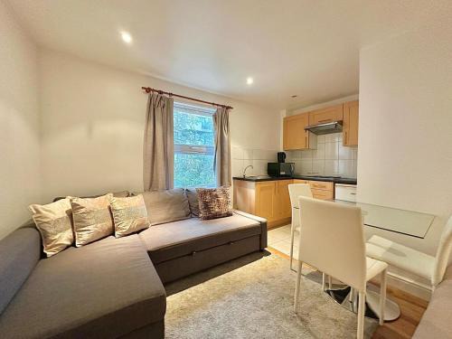 Acton Apartment | First floor flat