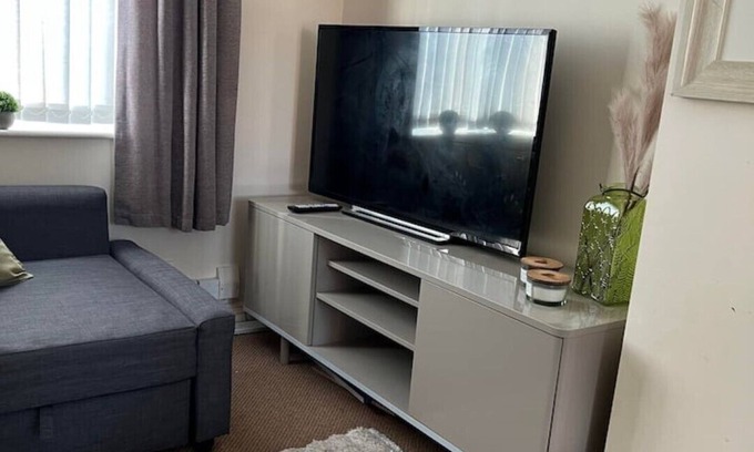 Abingdon Apartment | Flat 1,1 bedroom flat sleeps 4 in Abingdon Oxfordshire