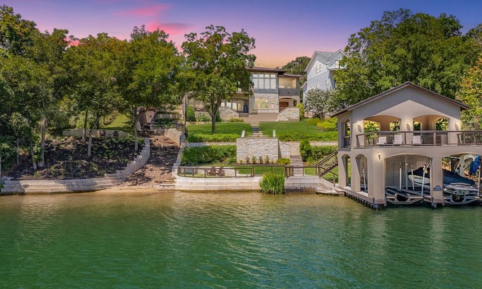 Steiner Ranch House | Football Fave - Waterfront, Private Mini Beach!
