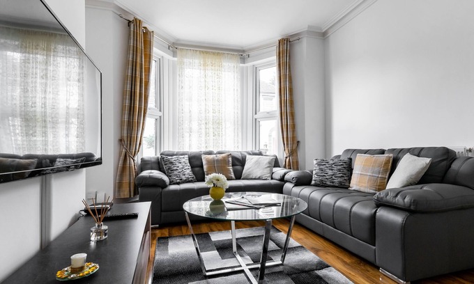 Wainscot House | Fortified Holiday Home