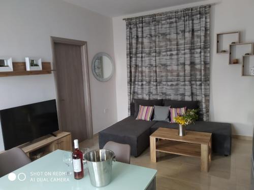 Kardamena Apartment | Fotakis Home - Comfortable newbuilt 2 Bedroom Home, 20 meters from the sea