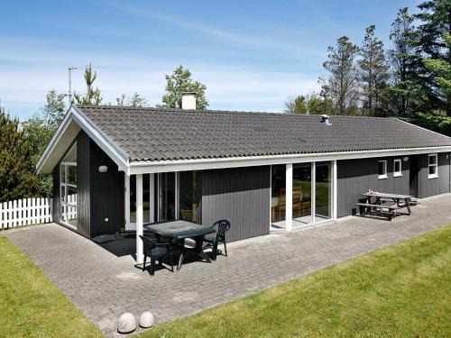 Torup Strand House | Four-Bedroom Holiday home in Fjerritslev 10