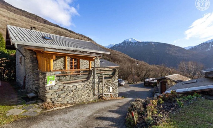 Saint-Michel-de-Maurienne House | 67 m² Gîte ∙ 3 bedrooms ∙ 6 guests