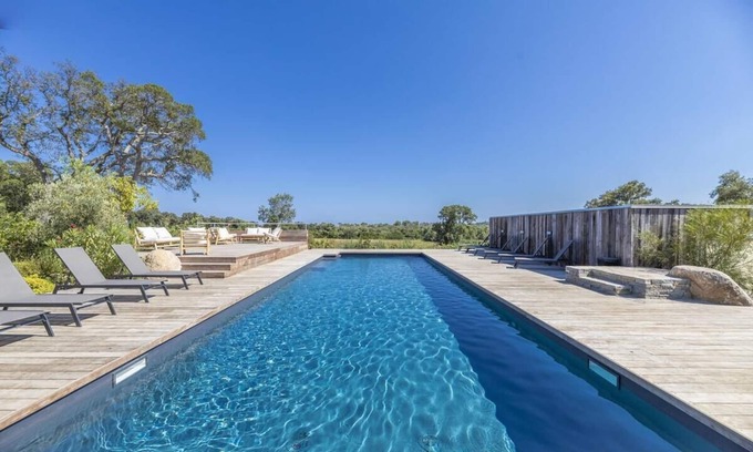 Pinarellu Apartment | Apartment T4 d'Architecte * Beach access, Swimming pool, Sauna, Fitness & Massages