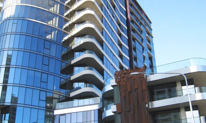 City West Apartment | Fully furnished apartment adjacent to CBD and ANU, with lake and mountain views.