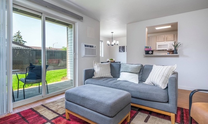 Kalispell Apartment | Fully renovated two bedroom, one bathroom apartment in downtown Kalispell avenues