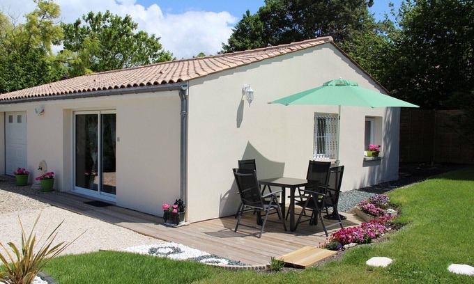 Semussac House | Furnished 3 * - 2 PERS - ANY COMFORT - Heated POOL - WIFI - NEAR THE ROYAN SEA