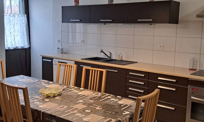 Lignieres-sur-Aire House | Gîte des jardins in a small Meuse village