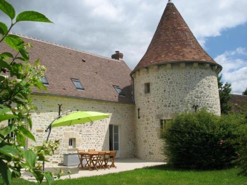 Coulonges-sur-Sarthe House | Gîte familial avec jardin, proche chemins de randonnée, idéal pour 12 pers. avec salle de réception - FR-1-497-118