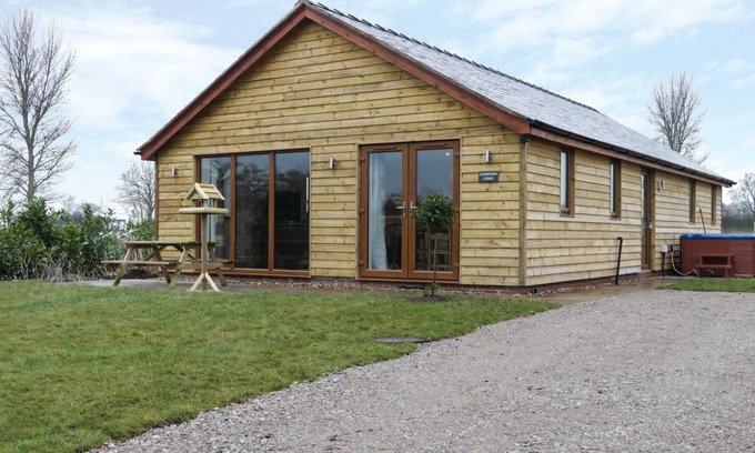 Nantwich Cottage | GARDENER'S LODGE, family friendly, luxury holiday cottage in Nantwich