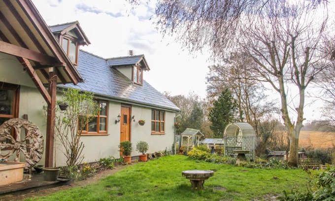 Nantwich House | Gardeners Cottage