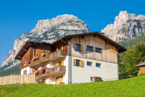 La Villa Bed & Breakfast | Garni Juri