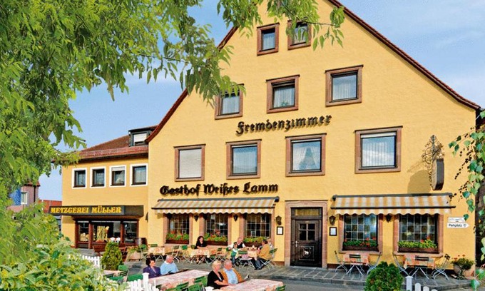 Kornburg - Worzeldorf House | Gasthof Weißes Lamm