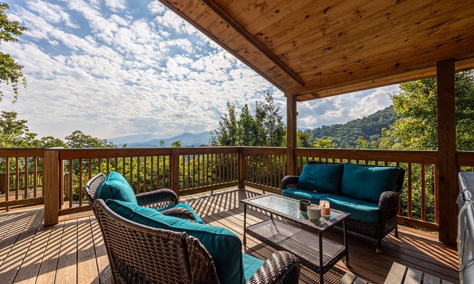 Chalet Village Cottage | Get Ober Excited For Mountain Snow