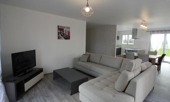 Periers House | Gite Périers, 3 bedrooms, 6 persons