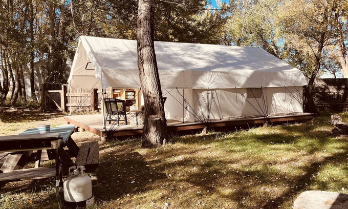 Johnstown RV Rental | Glampsite getaway near Loveland!