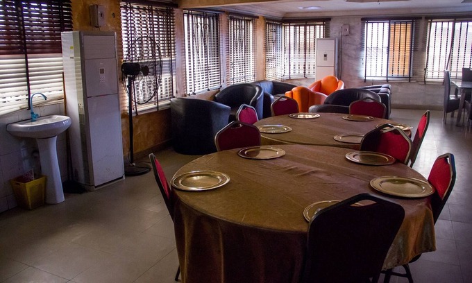 Ojokoro Hotel | Glasshouse Hotel and Suites