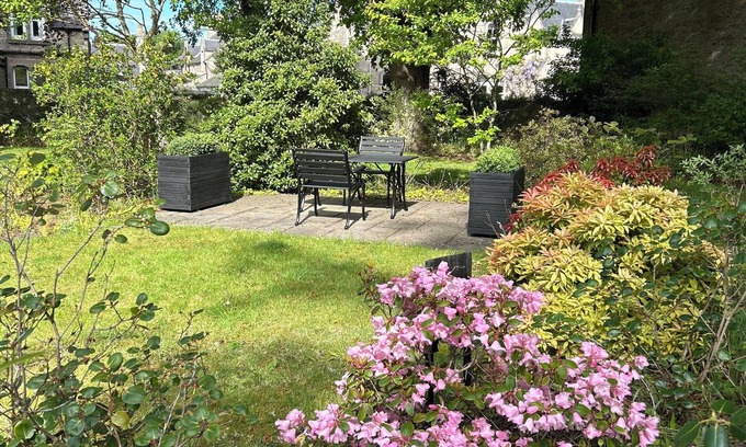 Nairn Bed & Breakfast | Glen Lyon Lodge Bed & Breakfast