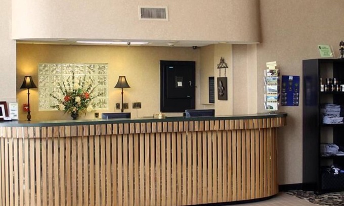 Radcliff Hotel | Gold Vault Inn