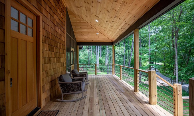 Frank House | Golden Pines at Linville Falls Mtn Club - Pet friendly, fantastic cabin with fenced yard, disc golf