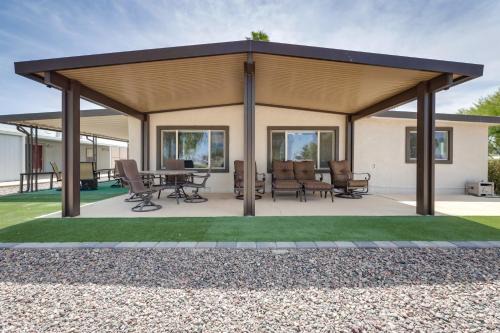 Chandler House | Golf Course Views Resort Retreat in Sun Lakes