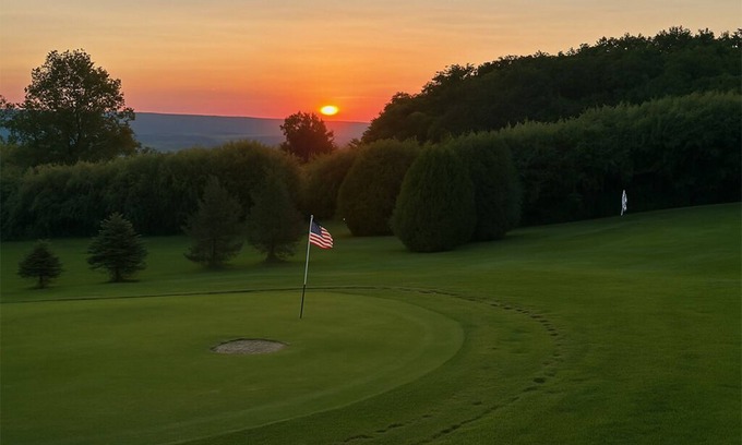 Tully Cabin | Golf, Outdoor Bar, Restaurant - The Tranquil Cabin