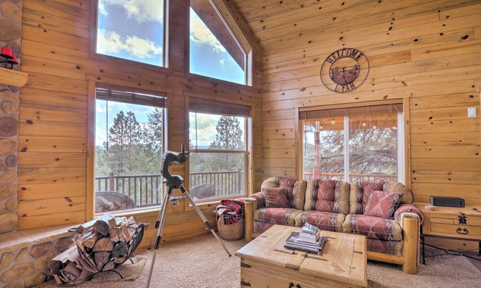 Long Valley Junction Cottage | Gorgeous Alton Cabin w/Deck + Mountain Views