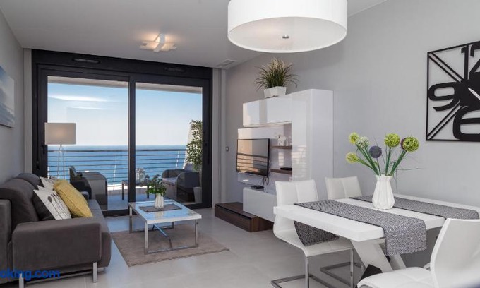 Els Arenals del Sol Apartment | Gorgeous Infinity View Apartment