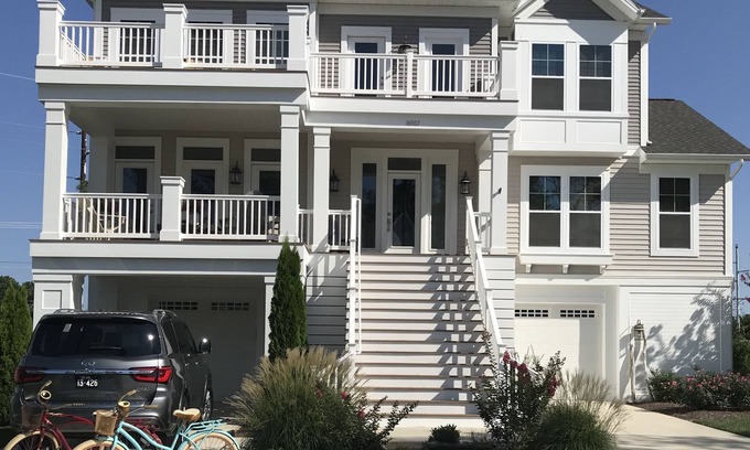 Bethany Beach House | Gorgeous North Bethany Beach luxury home