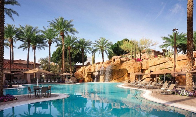 North Scottsdale Resort | Gorgeous Resort - Only a 10 Minute Walk to TPC Scottsdale Golf Course!