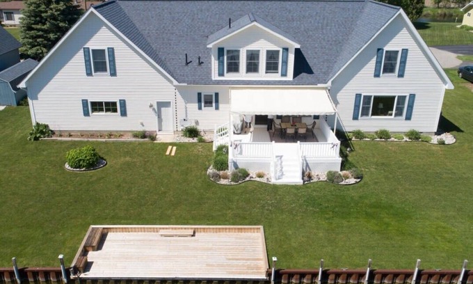 Indian River House | Gorgeous Riverfront Getaway