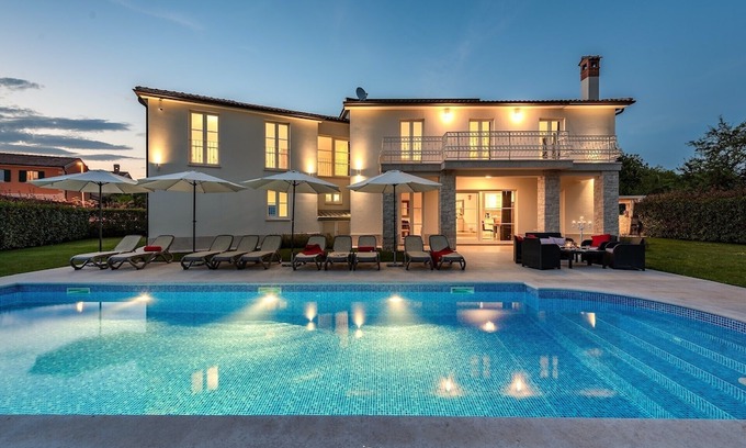 Labinci Villa | Gorgeous villa with private pool near Porec
