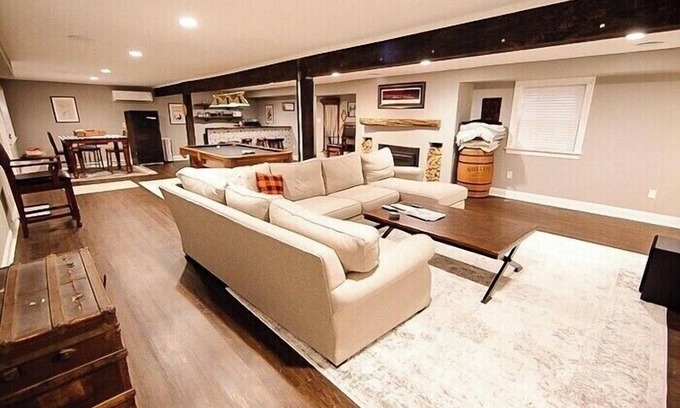 North Chesterfield House | Gorgeously Renovated 3500 square foot Oxford home in Richmond!