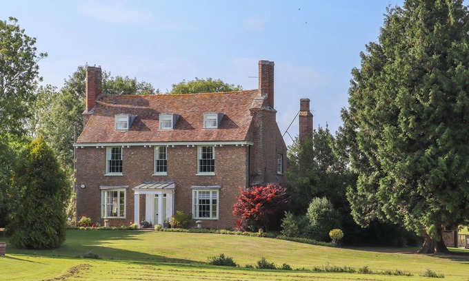 Westmarsh Cottage | GOSS HALL, pet friendly, character holiday cottage in Sandwich