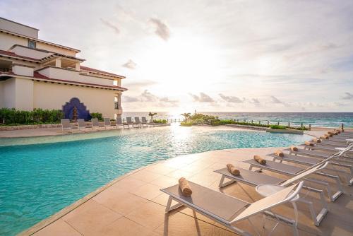 Punta Cancun Resort | Grand Park Royal Cancun - All Inclusive