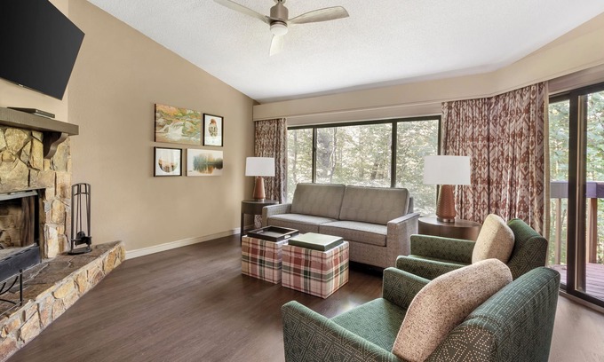 Sapphire Resort | Great Adventure in North Carolina! 3 Pools, Ski Equipment Rentals, Free Parking