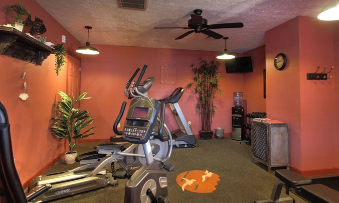 Ogunquit - Wells Hotel | Great location near beaches, shopping and restaurants