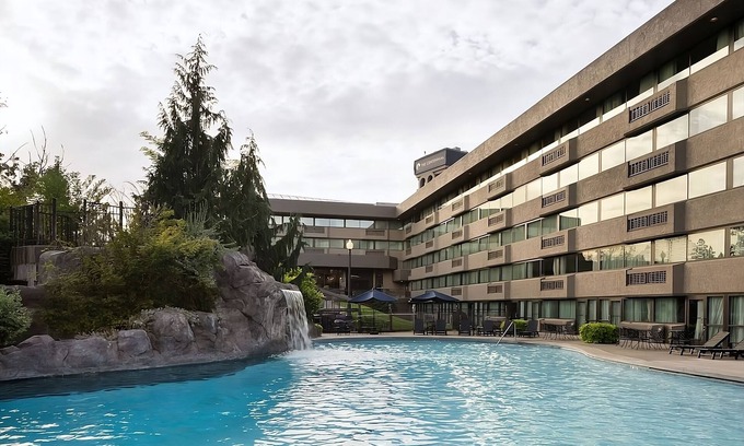 Riverside Hotel | Great Location Near Spokane Convention Center! 2 Pet-Friendly Units