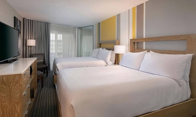 Mission Beach Hotel | Great Views! 3 Relaxing Units Near SeaWorld and Garden of the Sea!