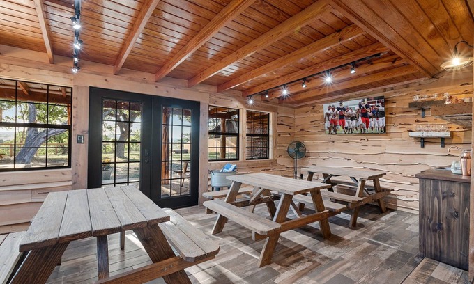 Kerrville House | Guadalupe Bluff Bunk House 5 Bedroom Home by RedAwning