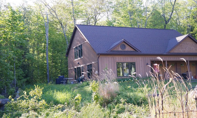 La Pointe House | Guest House on Owners Lakefront Property