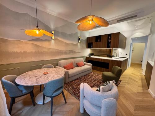 Chaillot Hotel | Hôtel Etoile Trocadéro