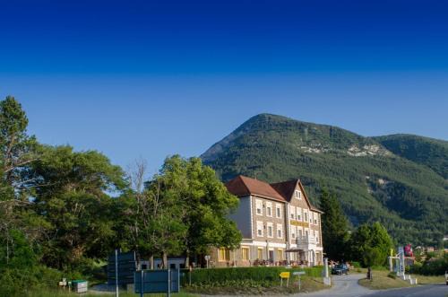 Saint-Andre-les-Alpes Hotel | Hôtel Lac Et Forêt
