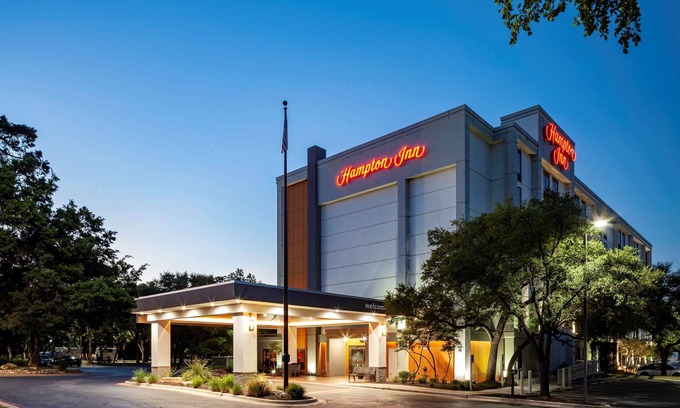 Waters Park Hotel | Hampton Inn Austin NW near The Domain